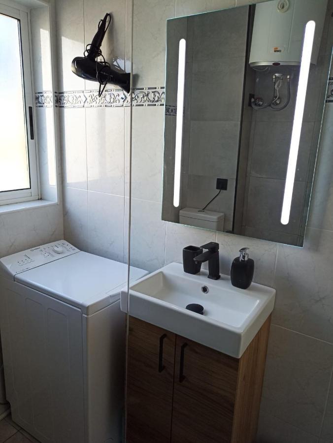 Apartamento Maya Relax Салоу Экстерьер фото