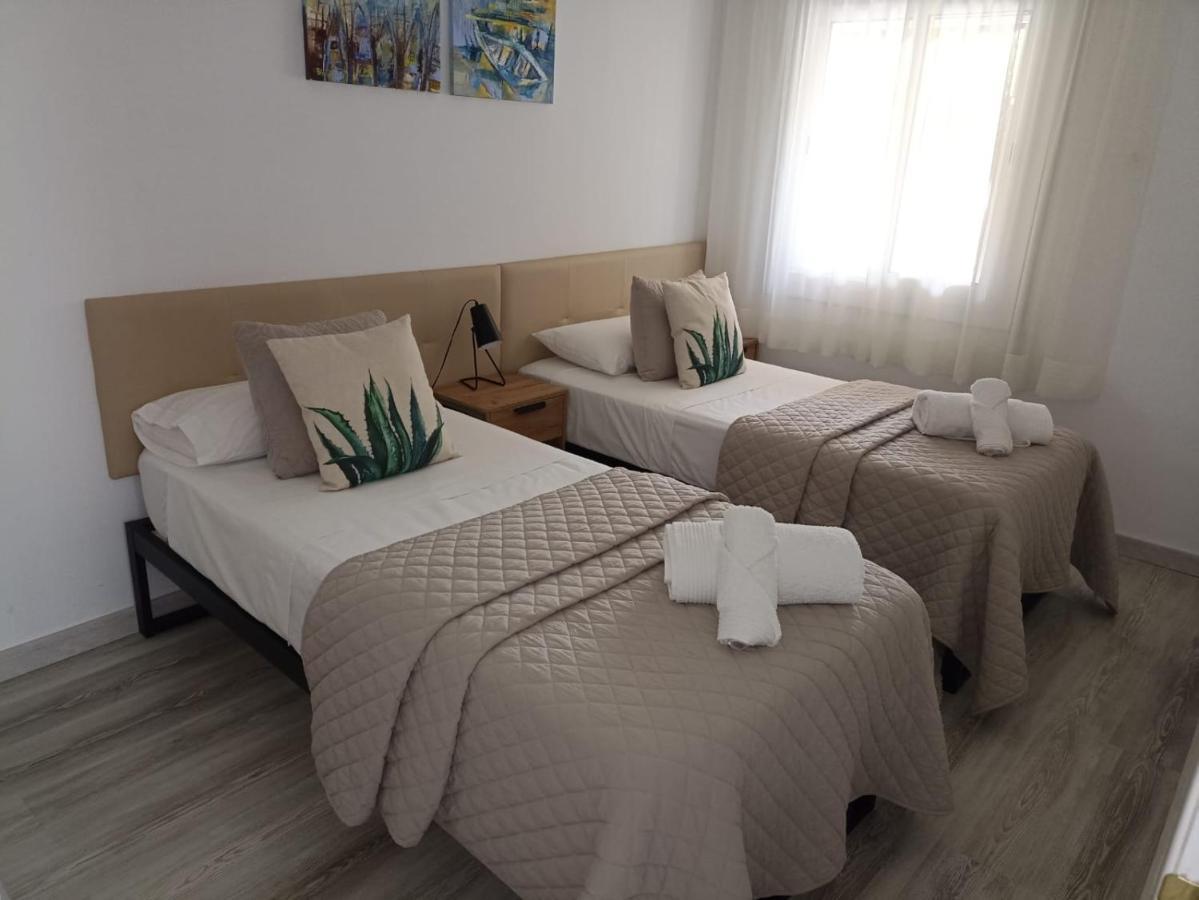 Apartamento Maya Relax Салоу Экстерьер фото
